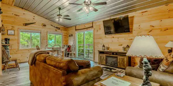 Image 4: 628 Pinecrest (12)