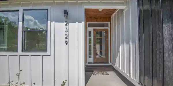 Image 4: exterior 3_1