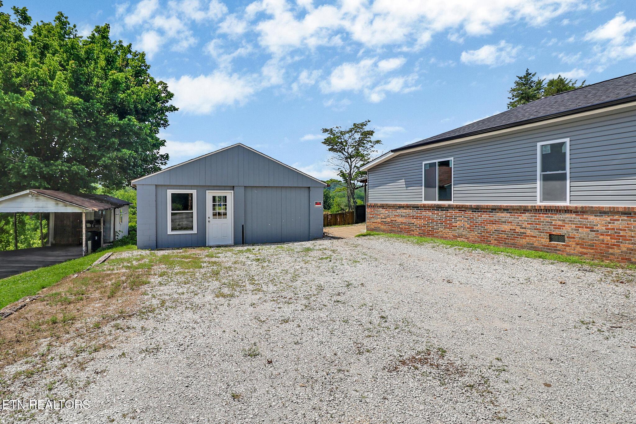 Image 2: detached workshop