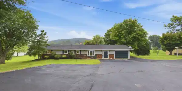 102 Coffey Circle
