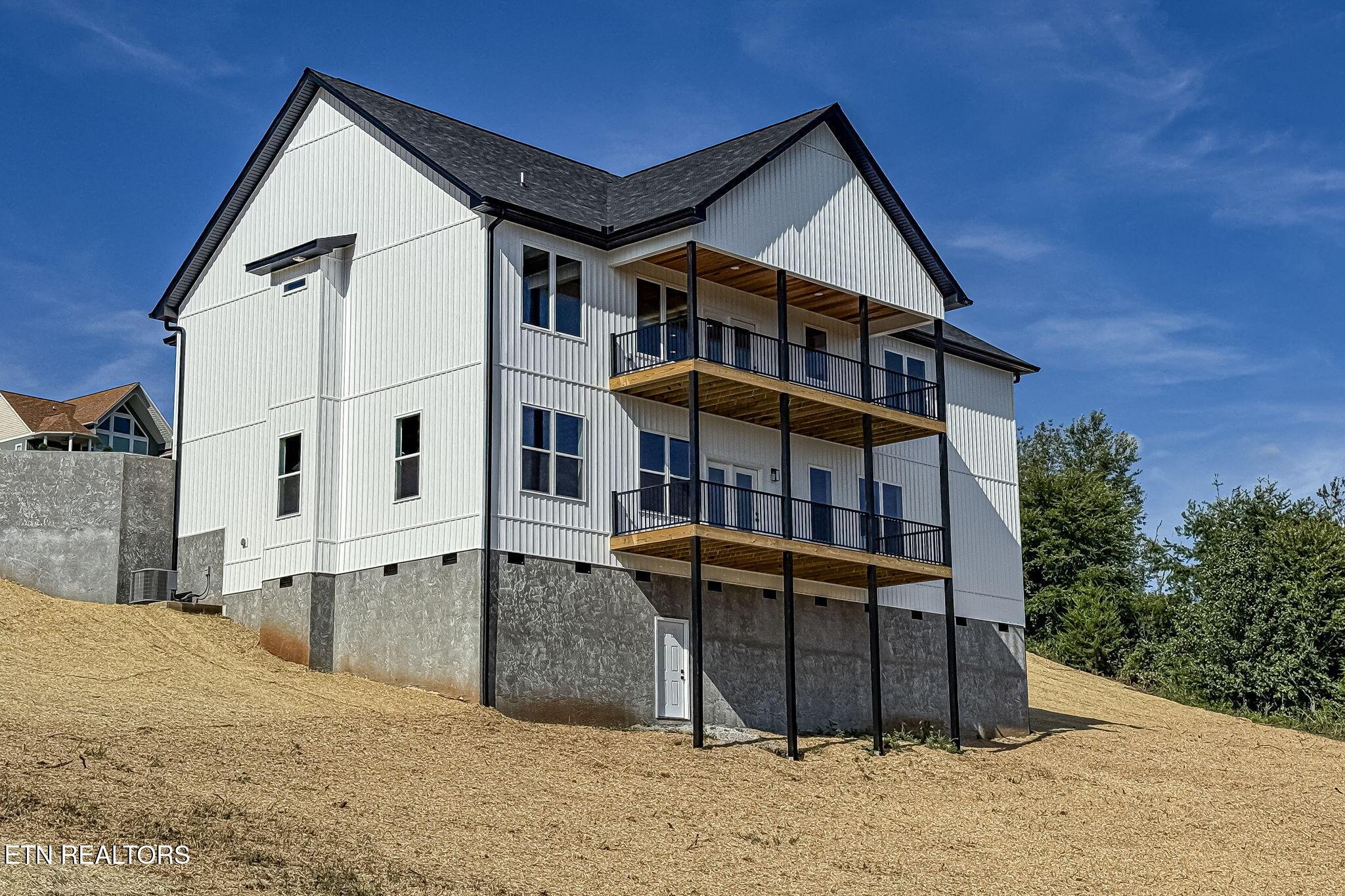 Image 3: 164 Lobans Bluff retake 3