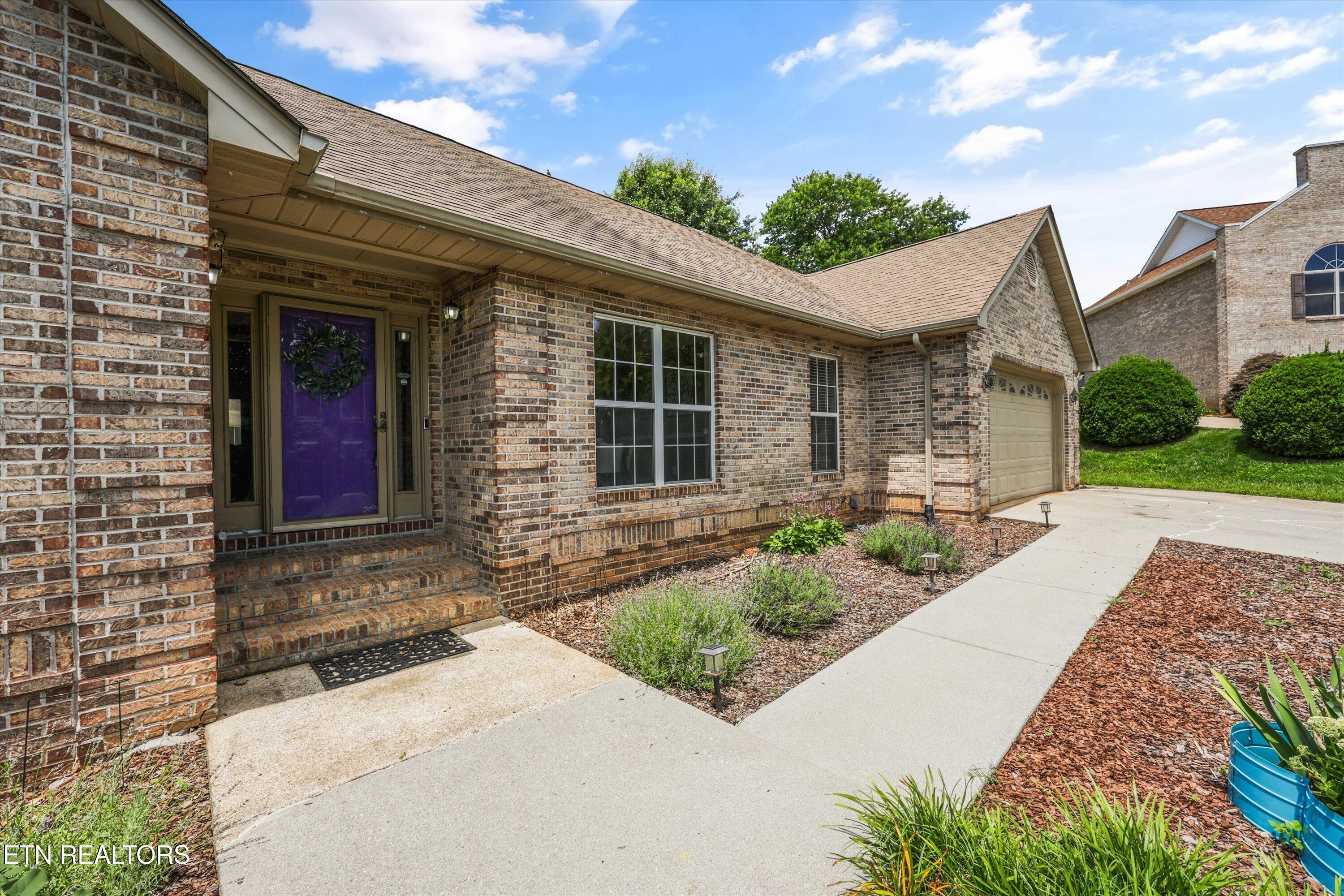 Image 2: 06-605 Snowshill Way 12