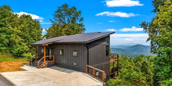 688 Shell Mountain Rd