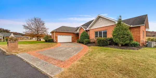 1811 Jordans Creek Way