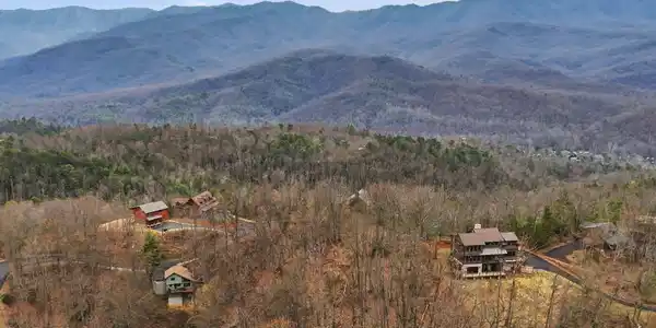 Mathis Hollow Rd
