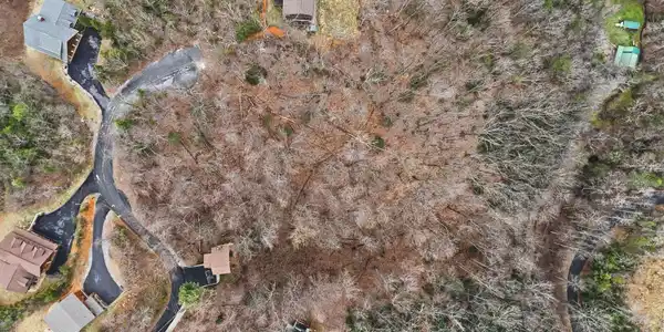 Image 4: 6-web-or-mls-Mathis Hollow Road-14