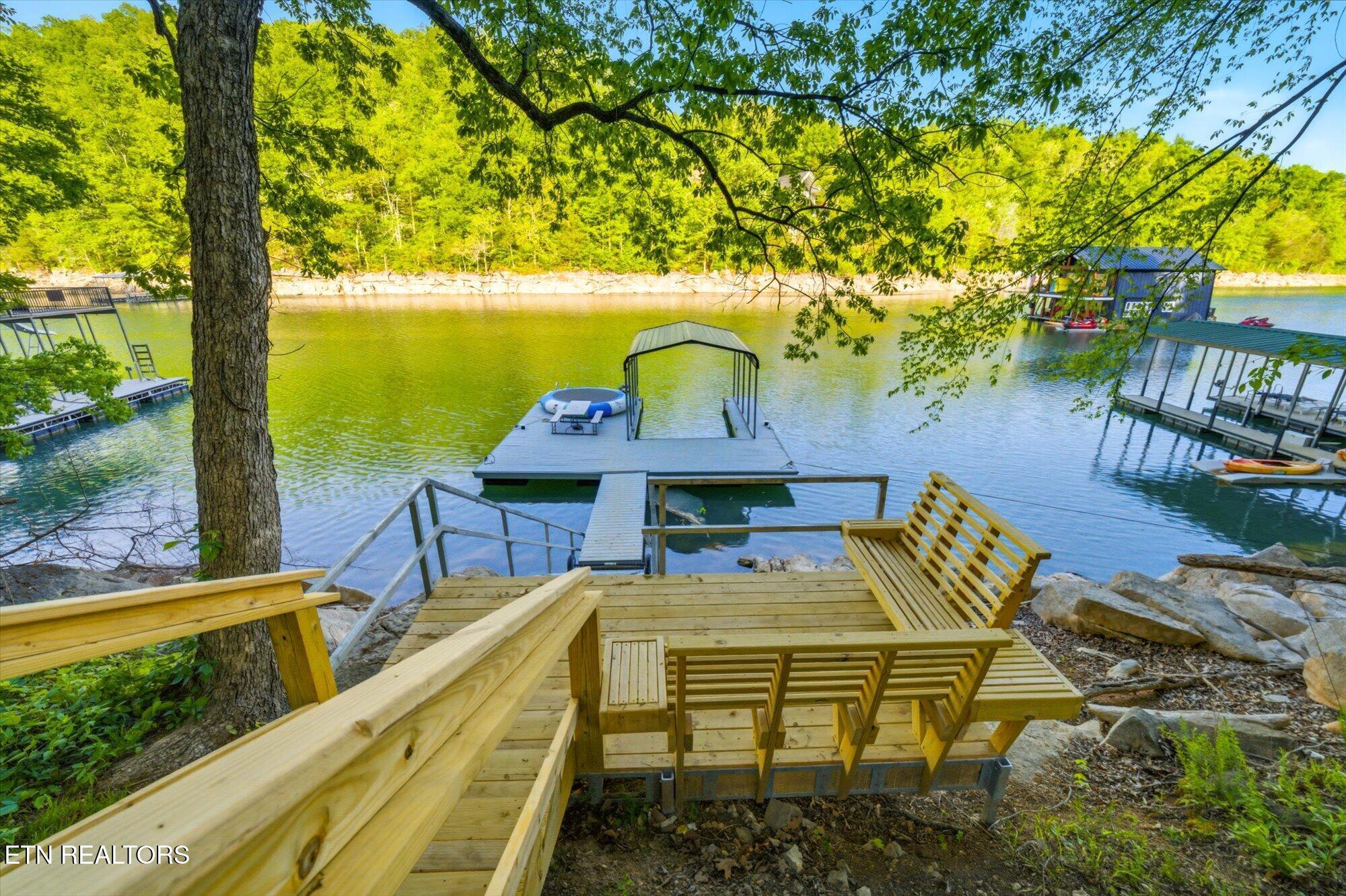 Image 4: Landing area by the lake