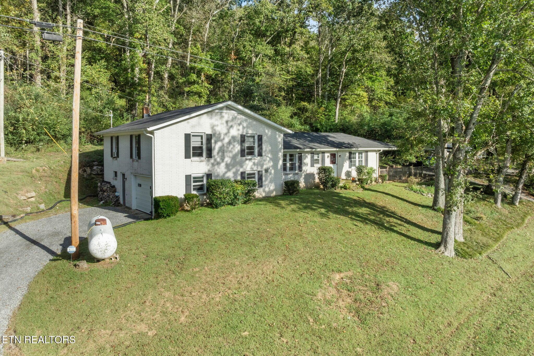 Image 2: 2-web-or-mls-334-wartrace-hwy