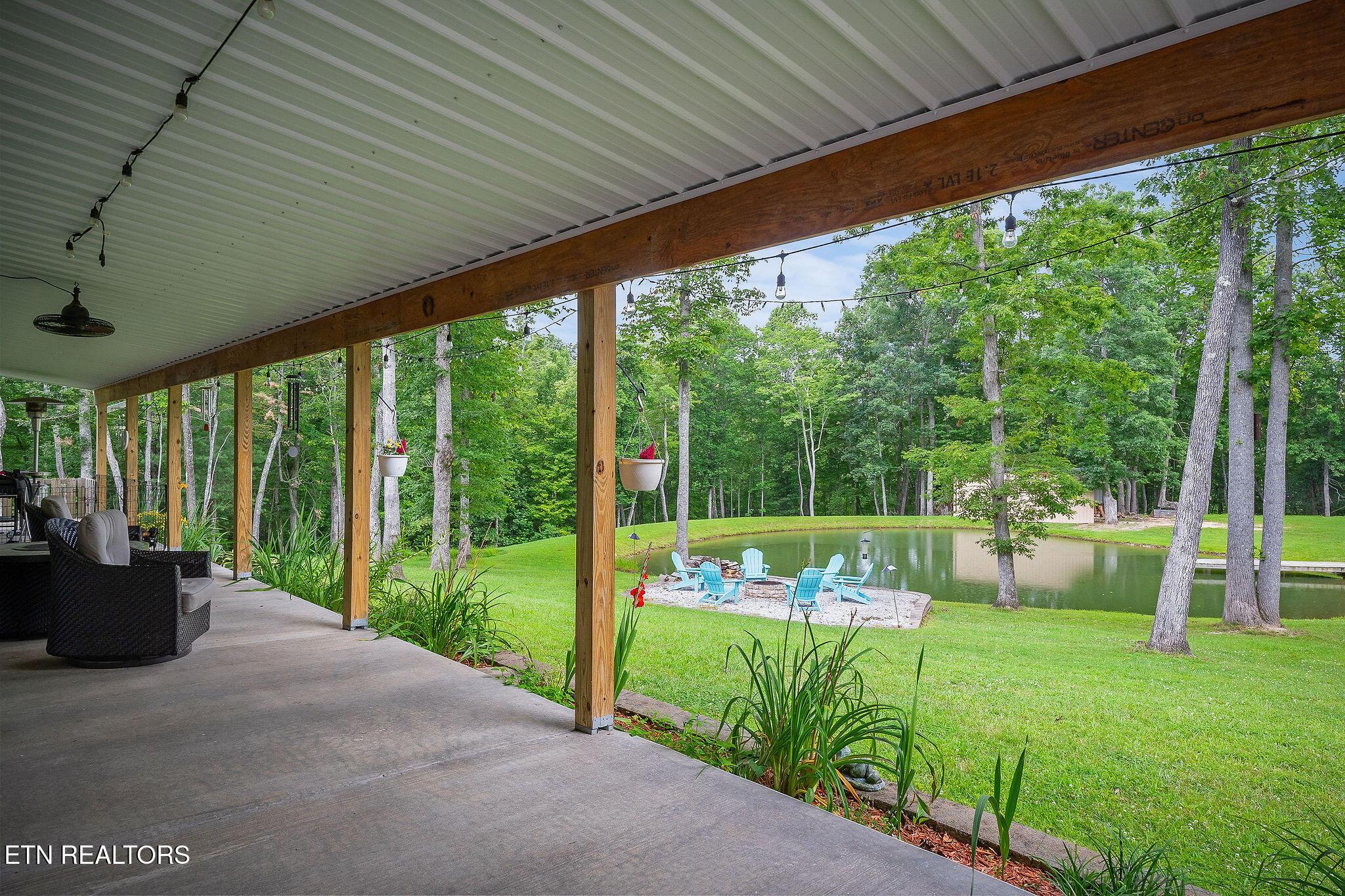 Image 4: FRONT POORCH ON RANCH HOME