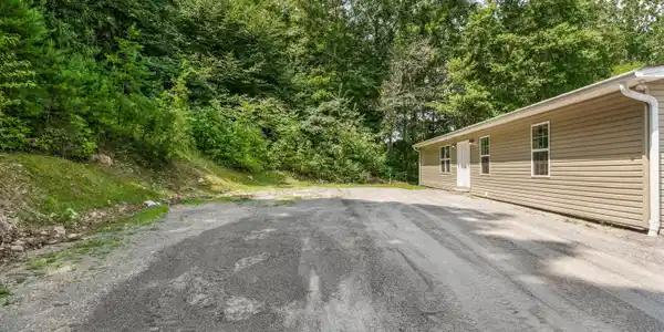 Image 4: 03-239 Carroll Hollow rd40