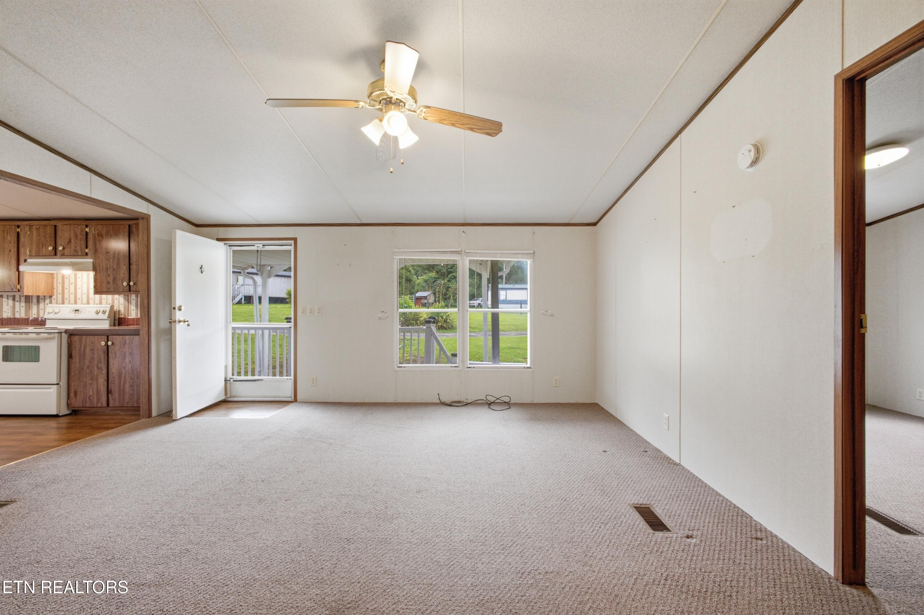 Image 4: SPOT3349