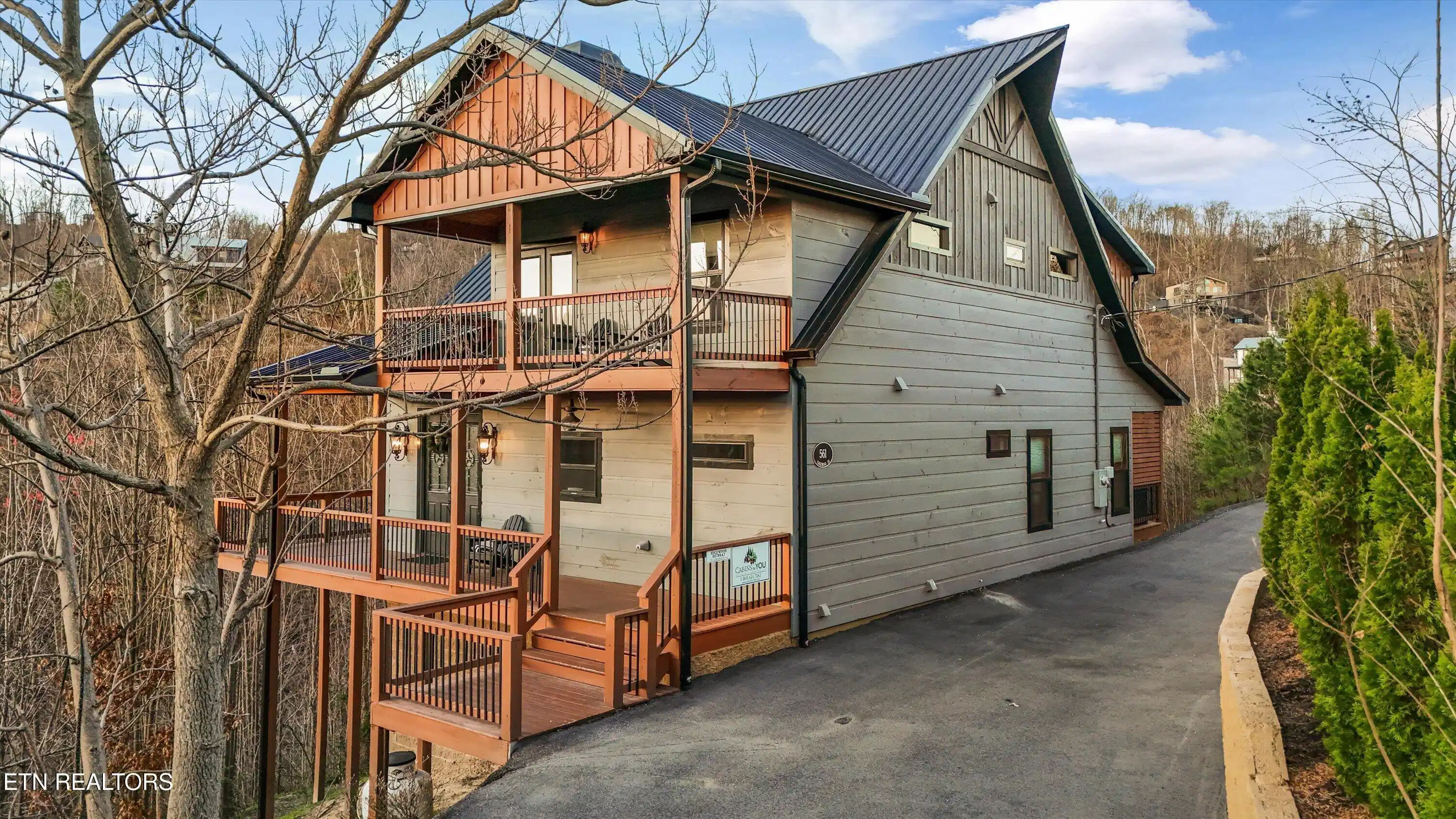 Image 1: 01-561 Edgewood Dr51