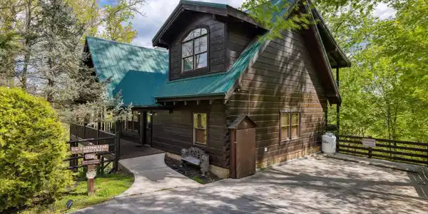 3206 Falling Leaf Way