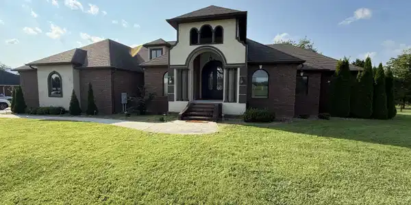 127 Ashley Court