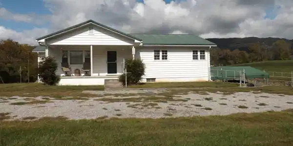 829 Bristol Rd
