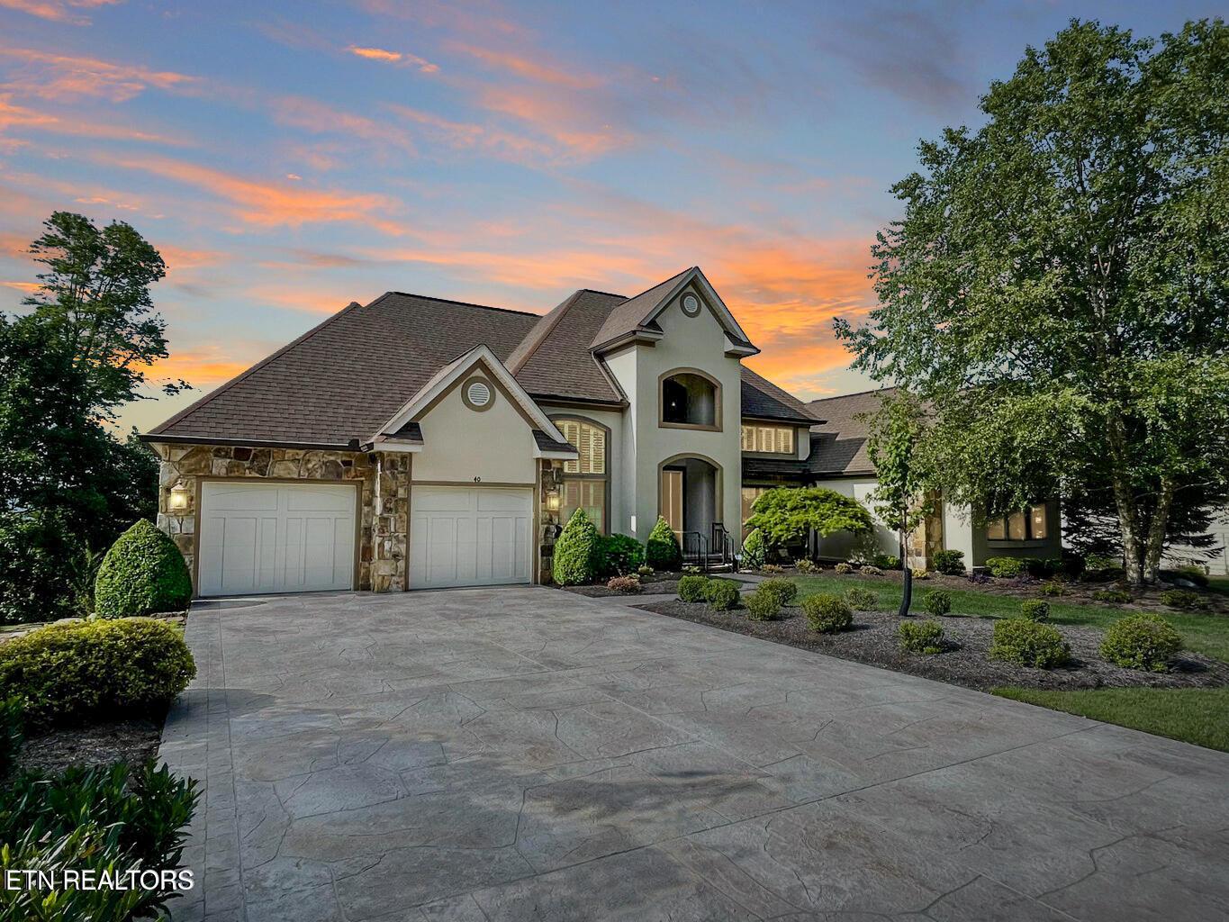 Image 1: Welcome to 40 Bluff View Terrace