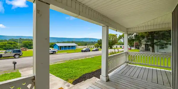 Image 3: 06-1022-Ohio-Ave-Etowah-TN-6