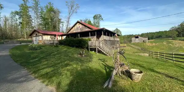 811 Pioneer Rd