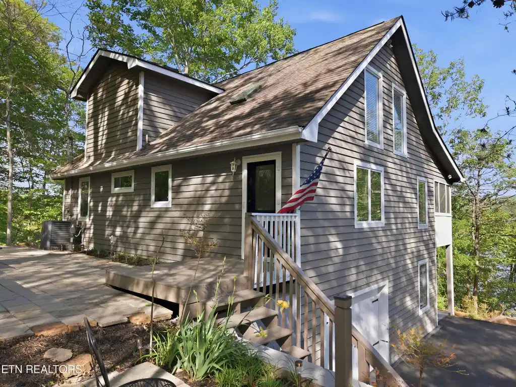Image 1: 183_Ridgeview_Cir_0001