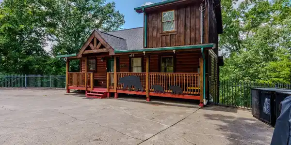 Image 2: 2-web-or-mls-2868-pine-haven-dr
