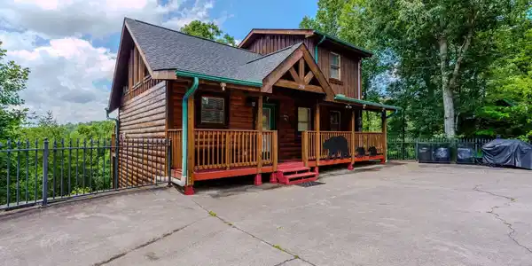 Image 3: 3-web-or-mls-2868-pine-haven-dr