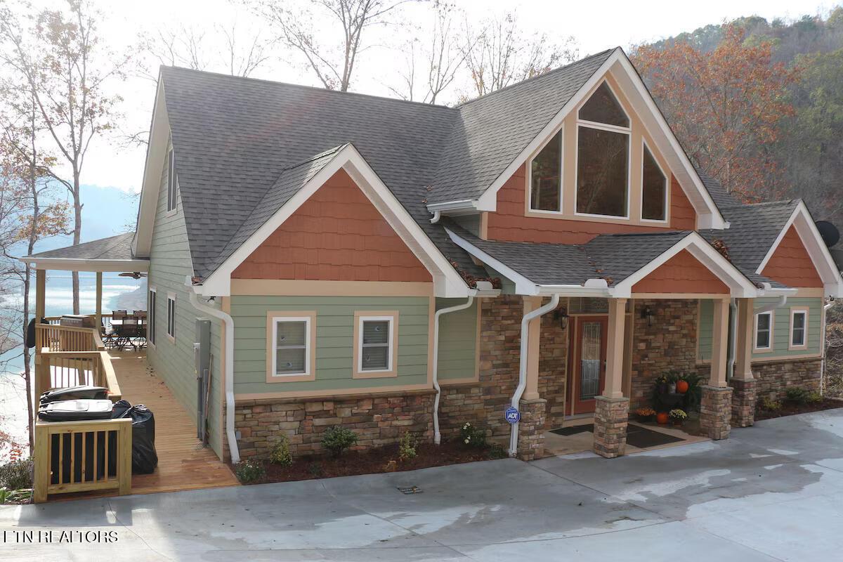 Image 1: 658 Waterfront Trail