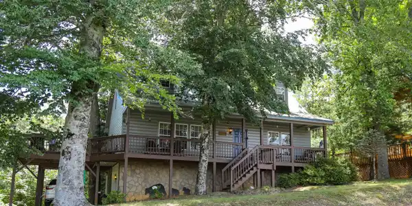3390 Robeson Rd