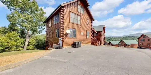 2835 White Oak Ridge Lane