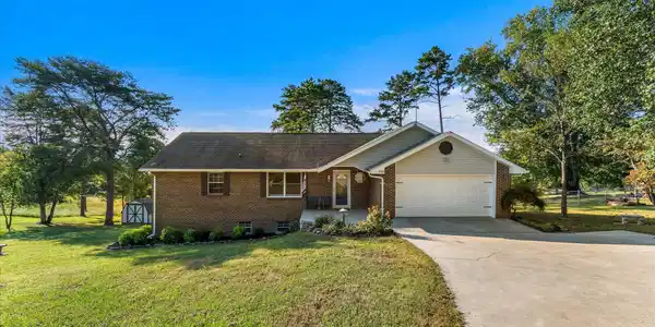 549 Thomas Circle