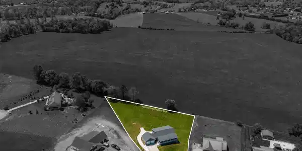 Image 2: Over 1 acre