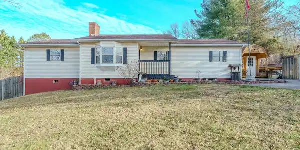 111 Rockwaller Lane