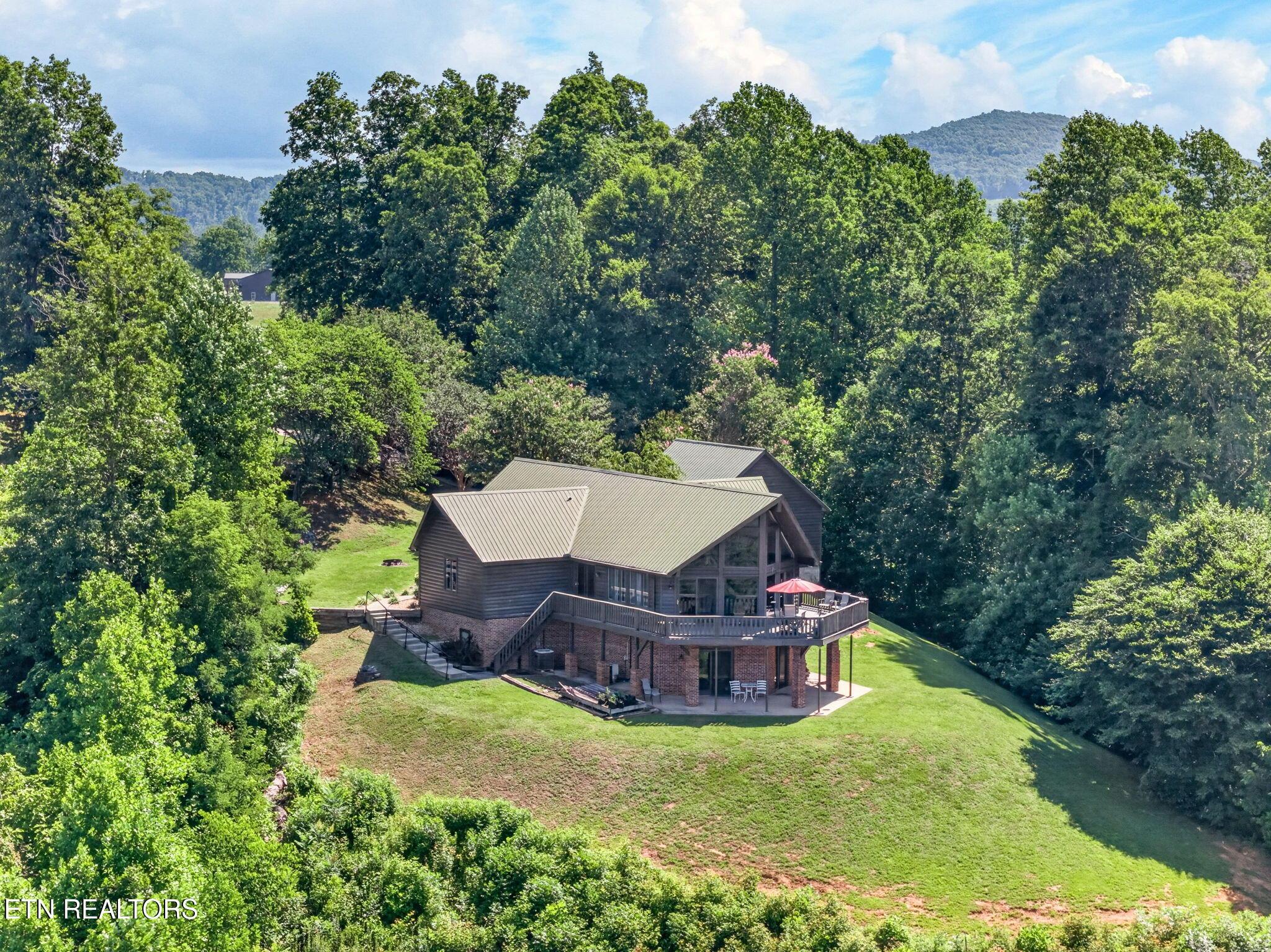 Image 3: 56-web-or-mls-2051 Scenic View Ct_265_TN