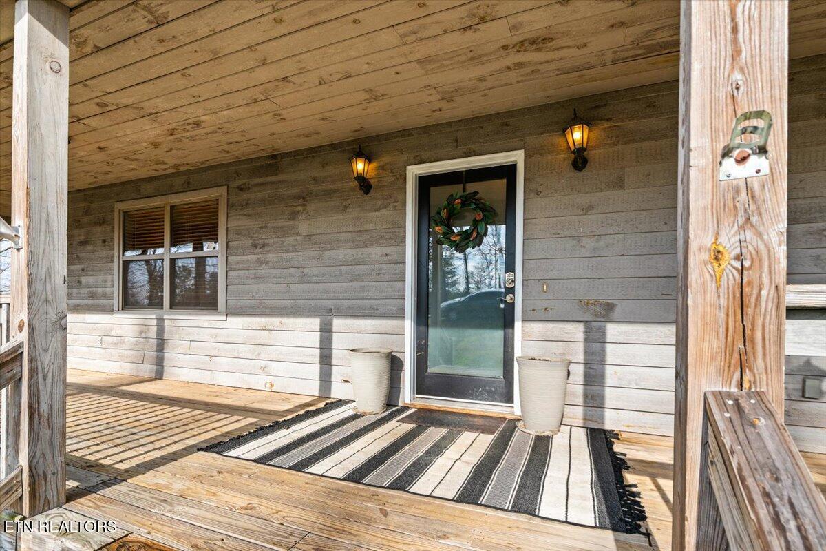 Image 3: 03-Brady Ln