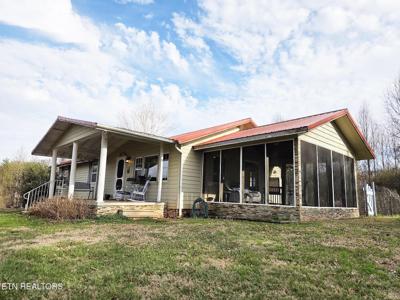 900 Teeters Rd