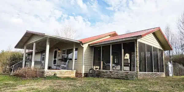 900 Teeters Rd