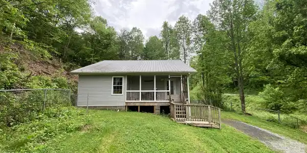 2670 Looney Rd