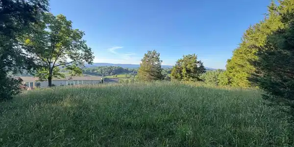 Hill Crest Drive
