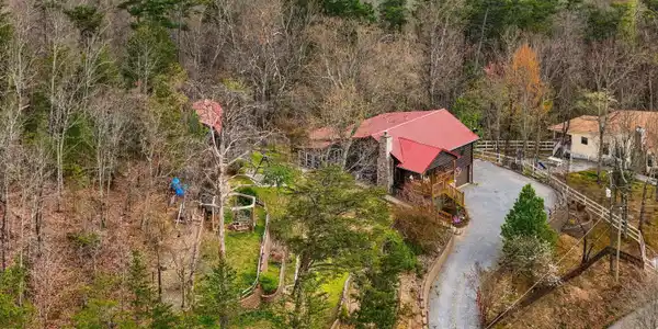 831 Lloyd Huskey Rd