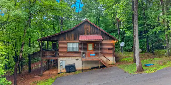 1503 Squirrel Nest Way