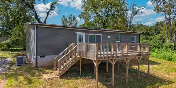 Image 3: 025-135GambleLane-LaFollette-TN-37766-SM