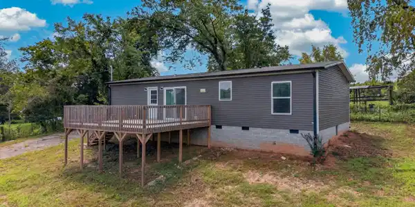 Image 4: 026-135GambleLane-LaFollette-TN-37766-SM