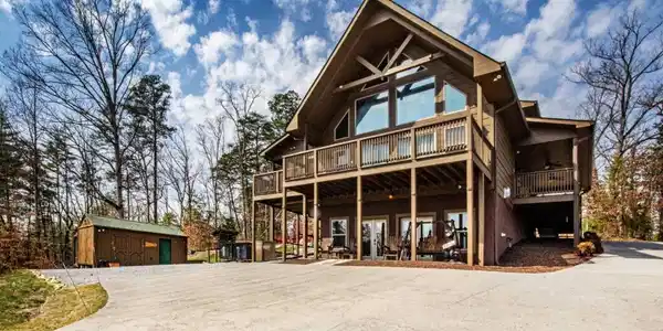 1607 Ridgecrest Drive
