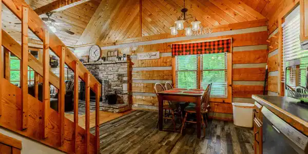 Image 3: 6-web-or-mls-_DSC1848-HDR