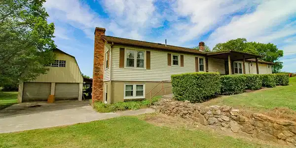 Image 3: Front