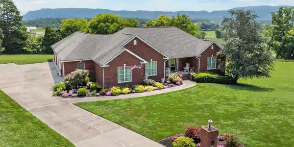 1648 Laramie Lane