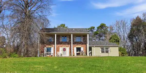 526 S Carter School Rd