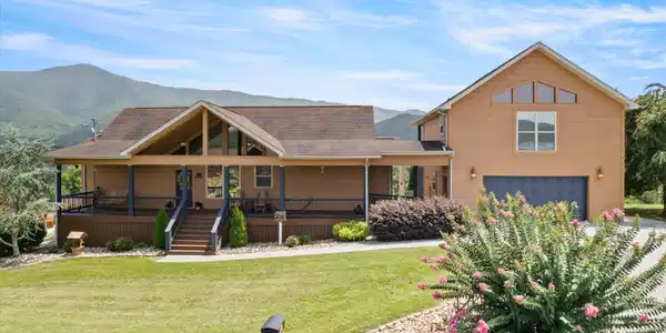 3130 JH Headrick Drive