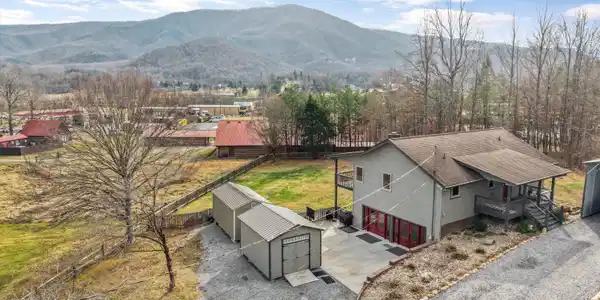3225 Laurelwood Ave