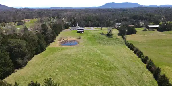 Image 2: Back of property facing Tazewell Pk