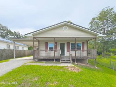 712 W Walden St